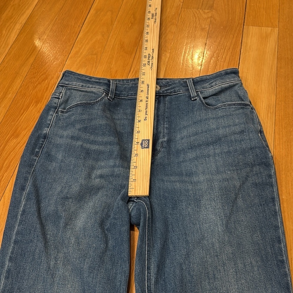 Old Navy women’s  high rise wow flare size 10 . - Picture 4 of 8